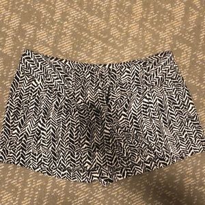 Express Women’s patterned dress shorts